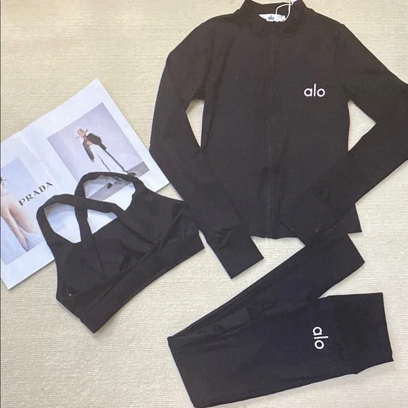 ALO Yoga Black 3 Piece Stretchy Activewear Set Jacket Padded Bra Leggings - Picture 3 of 4